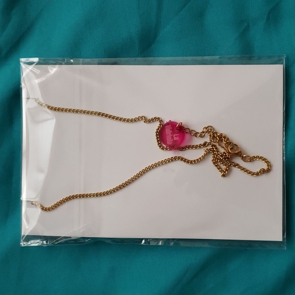 La Vidriola Bee on honeycomb necklace. New in packaging. Honeybee. - Picture 3 of 3